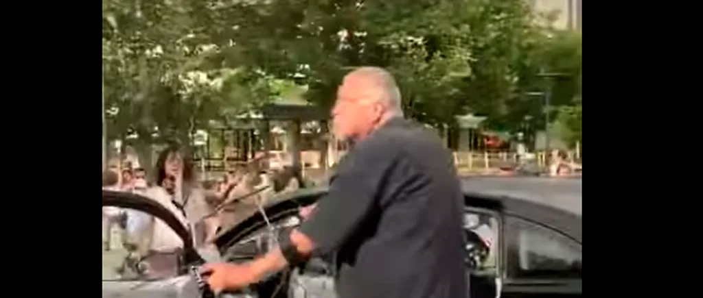 ȘOCANT. Video. Un american a atacat protestatarii cu un arc cu săgeți. Situația este tot mai damatică în SUA