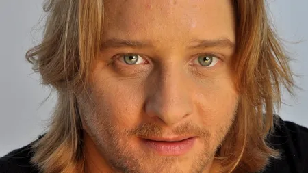 Un actor american joacă în sitcomul „Tanti Florica