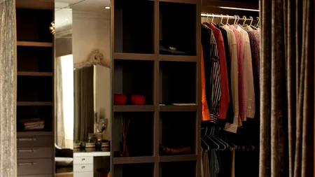 Motivul pentru care unul dintre cei mai bogați oameni din lume îmbracă aceleași haine zi de zi 