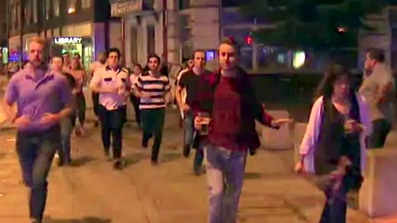 Britanicul care nu a dorit să lase halba cu bere din mână nici când fugea din calea teroriștilor. VIDEO 