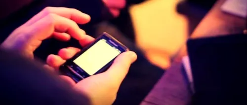 Comisia Europeană propune eliminarea tarifelor de roaming până în 2016
