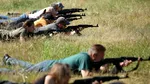 „Vacanță cu Armata” în Polonia: Un număr tot mai mare de CIVILI se înscriu la cursuri plătite de pregătire militară