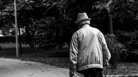 Plan MALEFIC! Ce a pățit un bătrân din Italia, după ce s-a intersectat cu două „badante” românce