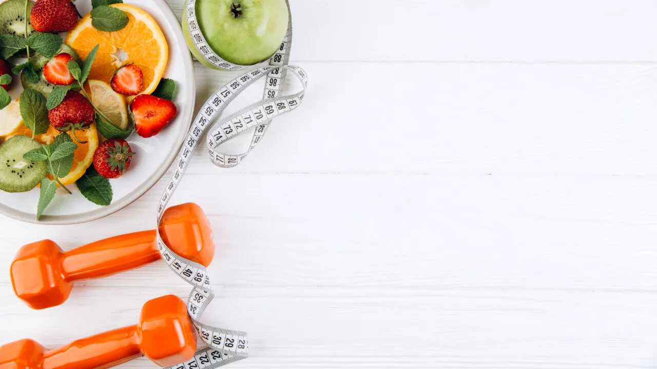 Cinci trucuri pentru a SLĂBI fără dietă / Sfaturile unui medic nutriționist