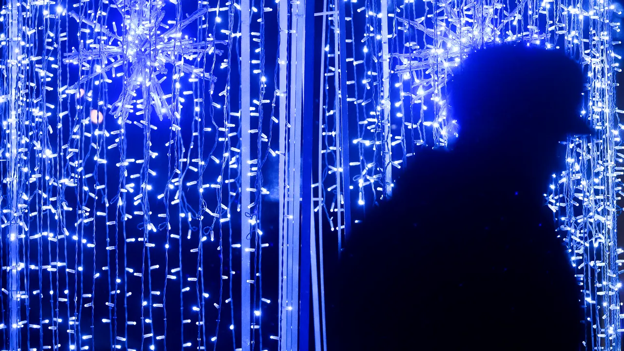 3 milioane de beculețe se aprind luni în Capitală, de sărbători