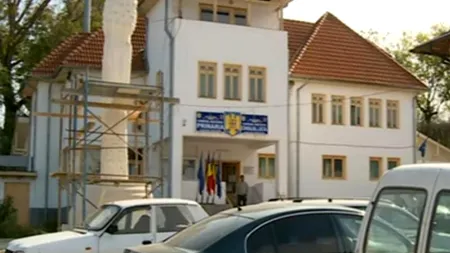 Minunea din Măciuca. Ce statuie a răsărit în fața primăriei din comună