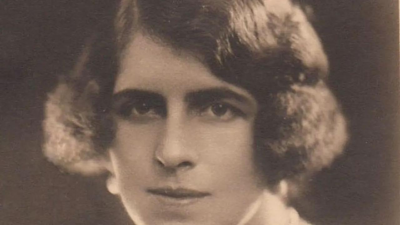 Regina Elena, liant între generații: O regină senină, care a prețuit și iubit poporul român