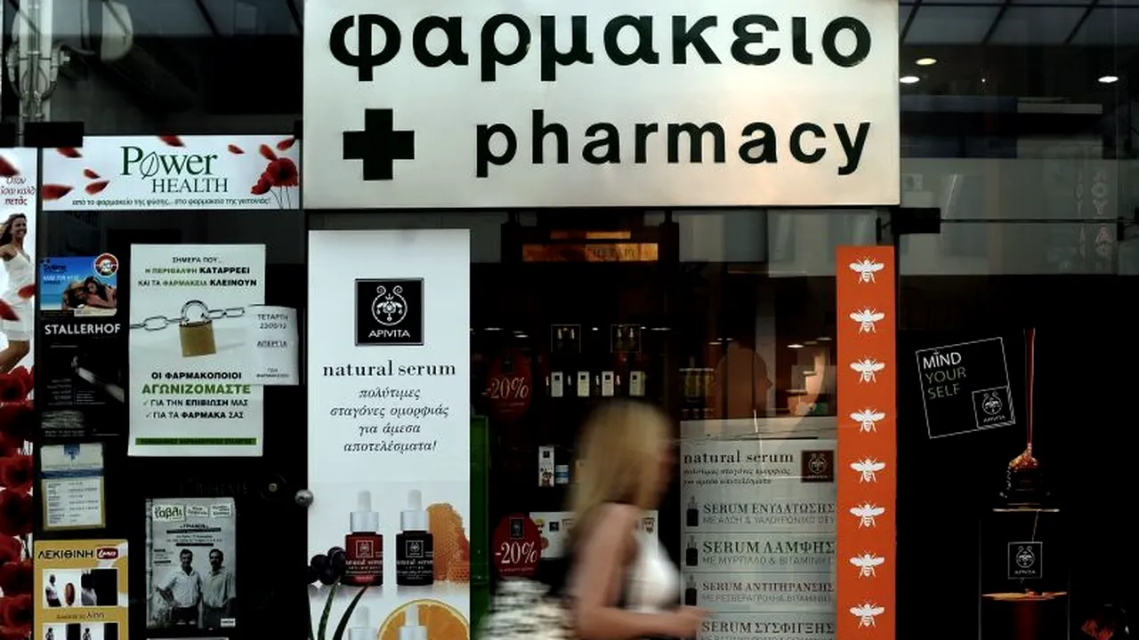 Farmaciile din Grecia vor banii jos pentru medicamente, acuzând datoriile casei de asigurări
