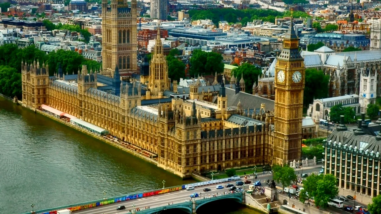 Urme de cocaină, descoperite în toaletele parlamentului britanic. 