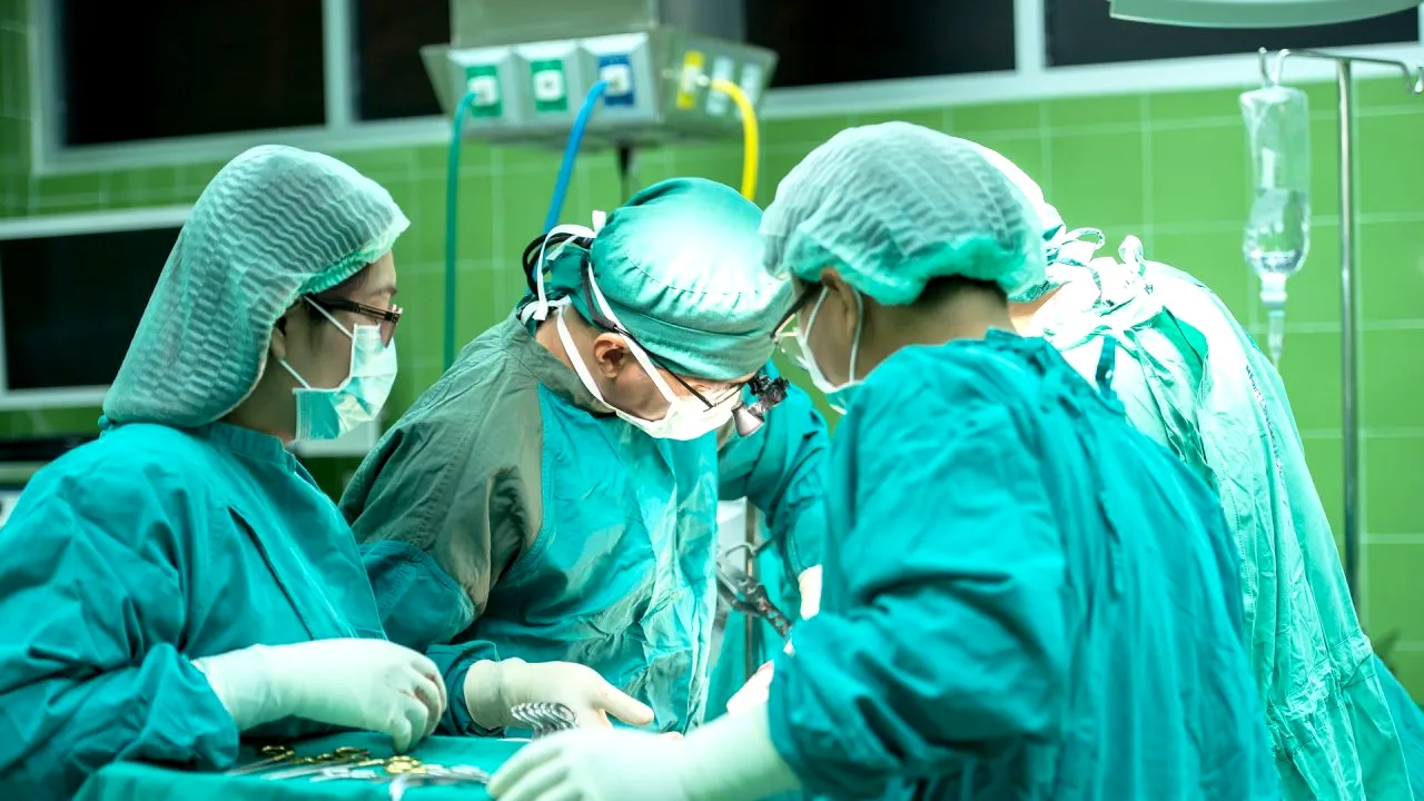 Ungaria urmează să preia 50 de pacienţi români infectați cu COVID-19, care au nevoie de îngrijire la ATI