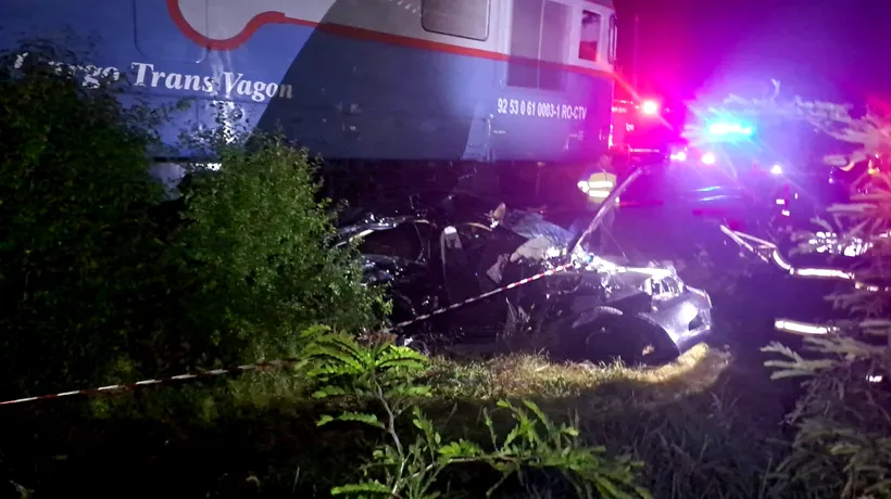 Tragedie în Teleorman. Un autoturism a fost izbit în plin de tren. O fată de 16 ani a MURIT și alte persoane au fost rănite