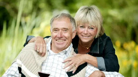 La ce vârstă atinge fericirea cote maxime. PLUS: Câți români se declară nefericiți