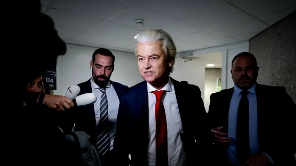 Guvernul olandez se PRĂBUȘEȘTE după retragerea partidului de extremă-dreapta al lui Geert Wilders de la guvernare
