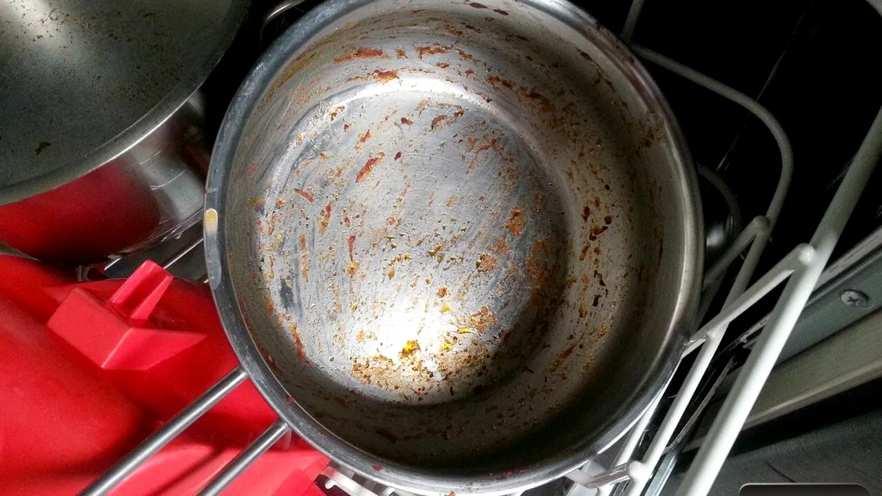 Ingredientul din bucătărie care îți va face oalele ca noi. Puține gospodine știu secretul