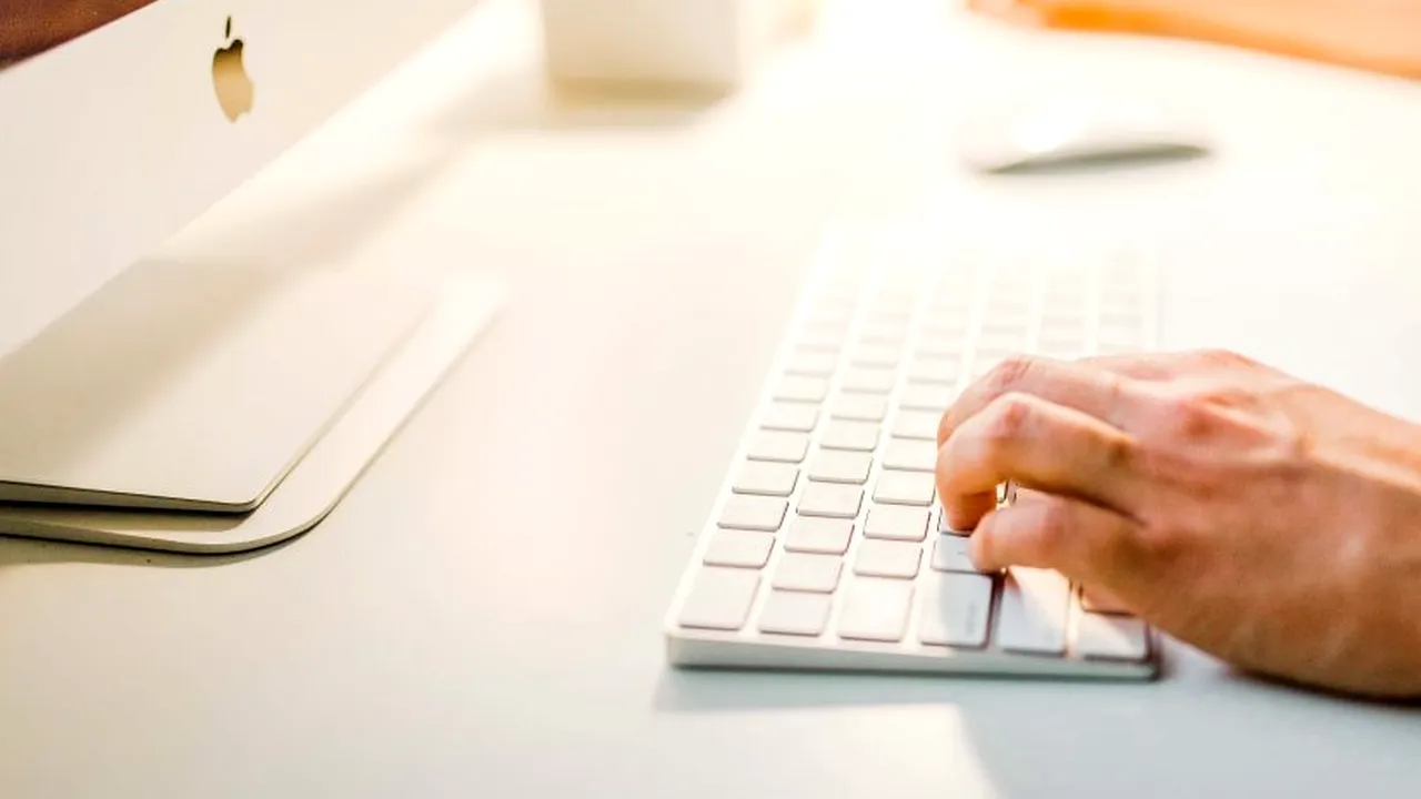 Cursuri online GRATUITE pe care le poți face pentru a câștiga mai mult