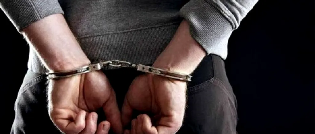 Un bărbat de 64 de ani, acuzat că ar fi agresat sexual două minore a fost plasat în arest la domiciliu