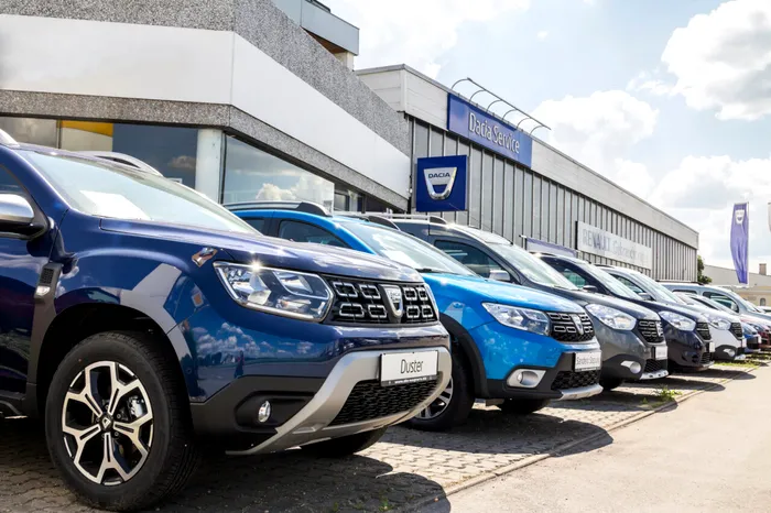 Schimbare strategică. Dacia renunță la investiții pentru extinderea fabricii din Mioveni. Șeful companiei va discuta cu Ilie Bolojan, astăzi