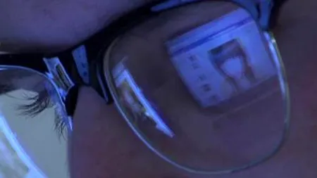 Profesor din Bihor, arestat după ce a distribuit materiale pornografice cu minori