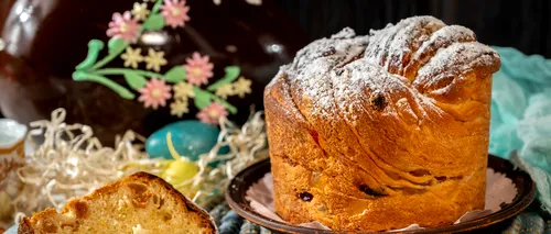 Cât costă cel mai scump PANETTONE din lume. Este acoperit cu foiţă de aur de 22 de carate şi zeci de diamante