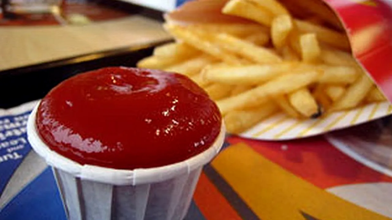 Secretul pe care nu ți-l spune angajatul McDonald's care îți servește cartofii și Big Mac-ul