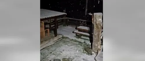 VIDEO. A venit iarna la munte. În stațiunea Rânca s-a depus deja primul strat de zăpadă