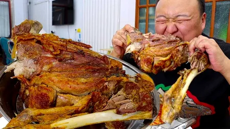 Persoanele care nu ar trebui să mănânce carne de miel, potrivit experților în nutriție. Mulți români nu știu acest lucru