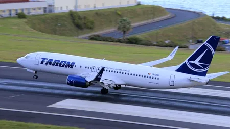 Primii români „abandonați” de Blue Air au fost aduși în țară, cu o cursă TAROM. Alții și-au găsit locuri într-un autocar