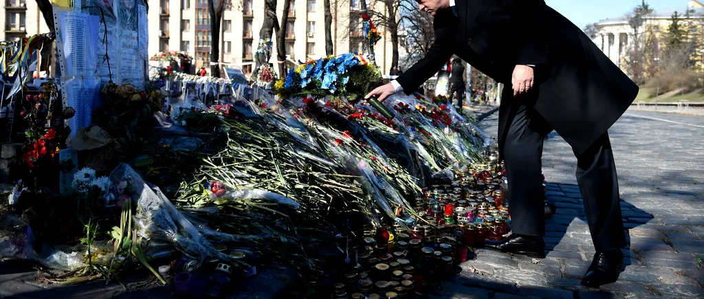 Prima oprire a lui Iohannis la Kiev: Maidanul. Președintele a salutat Garda de onoare în ucraineană