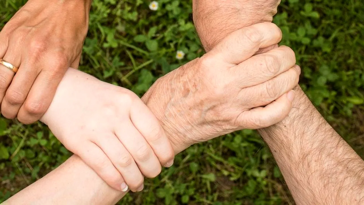 STUDIU îngrijorător. Speranța de viață a scăzut dramatic. Doar 5% dintre bărbați vor atinge 100 de ani