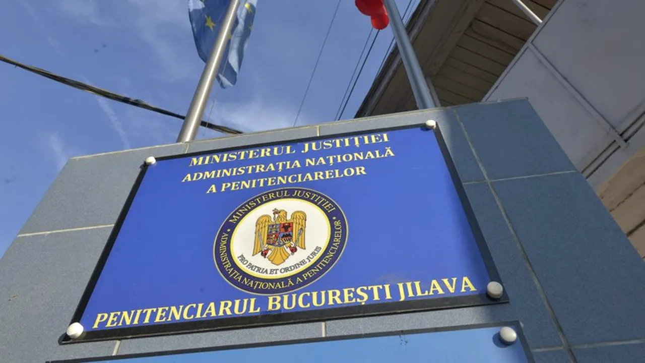 INCENDIU la Penitenciarul Jilava: 8 echipaje de pompieri, mobilizate la fața locului / Precizările șefului ANP