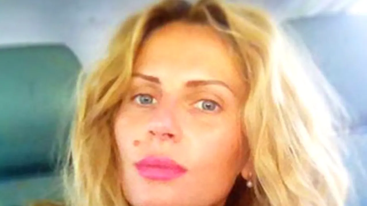 Andreea Bănică: „Ultima fotografie în curtea bunicii. Dumnezeu s-o ierte!