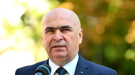 Urgențele României sau „urgențele” lui Ilie Bolojan. Cum a trecut premierul demis, în trei luni de vară, de la „vă dau afară din partid dacă votați Guvernul Veștea” la „țara are nevoie urgentă de Guvernul Mureșan, votați-l!”