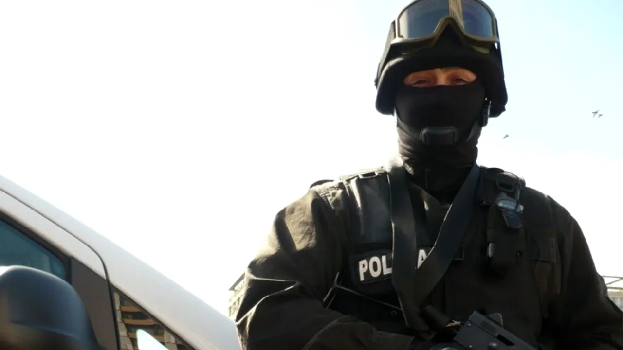 Percheziții în patru județe la persoane suspectate că falsificau acte pentru moldoveni. Cât costa un 