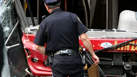 Trei persoane sunt în stare gravă și 11 rănite după un accident în Times Square, la New York