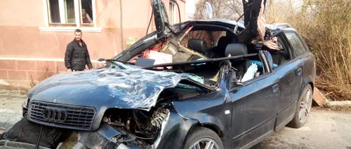 GÂNDUL LIVE. Șoferiță de 30 de ani, rănită după ce s-a răsturnat cu mașina pe un drum din Cluj