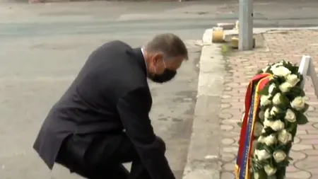 VIDEO. Klaus Iohannis a depus o coroană de flori în memoria victimelor din Colectiv