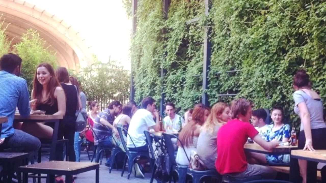 10 locuri frumoase din București, unde te poți relaxa vara aceasta. GALERIE FOTO