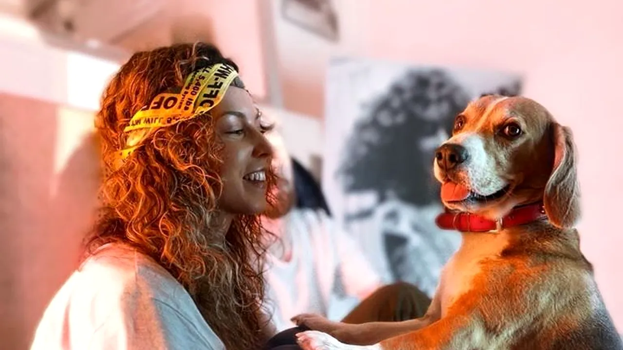 CORONAVIRUS. Val de infectări la Antena 1! Celebra cântăreață Ami, anunț important, după ce a filmat alături de Marcel Pavel și Ozana Barabancea