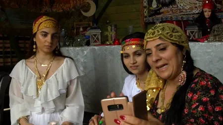 Incantațiile vrăjitoarelor românce prin apel video, în atenția presei internaționale: „Vom pune un blestem pe parlamentarii corupți, înainte de alegeri