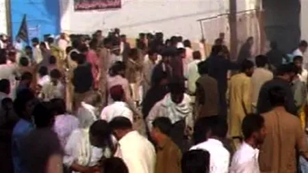 Atac sângeros la o moschee șiită din nord-vestul Pakistanului: cel puțin zece persoane au fost ucise