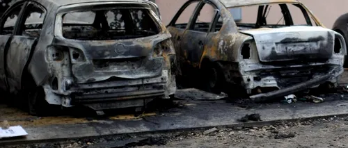 Trei tineri din Botoșani, suspectați că au incendiat mai multe mașini, dați în urmărire internațională