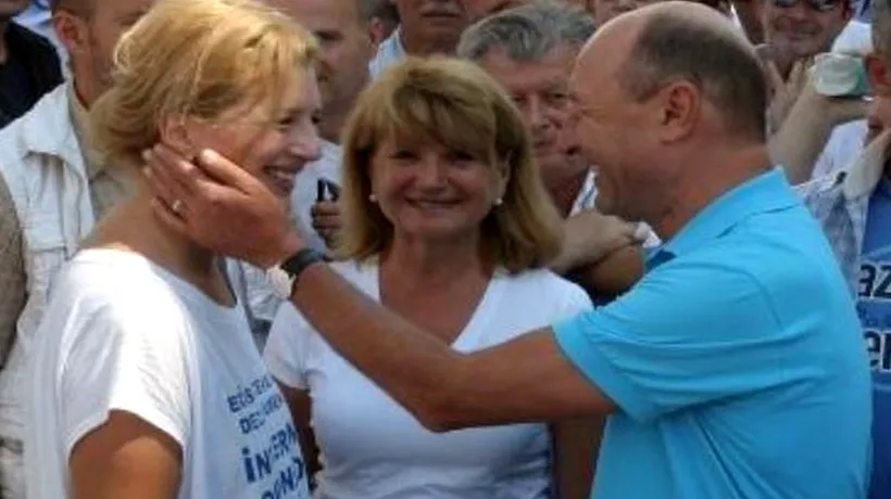 Ioana Băsescu a născut un băiețel