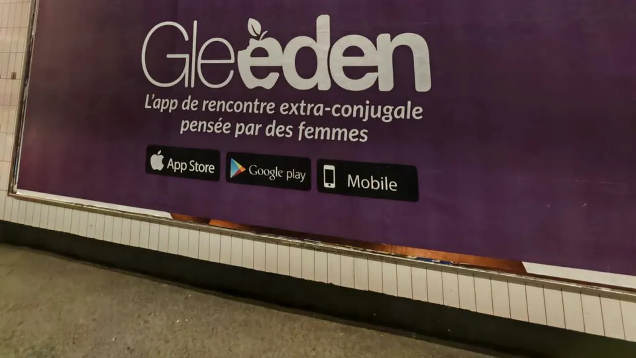 Franţuzoaicele au creat o aplicaţie pentru întâlniri discrete pentru cei căsătoriţi. Reclama este pe toţi pereţii din metroul parizian: „Uneori, rămânem fideli și greşim cel mai mult”