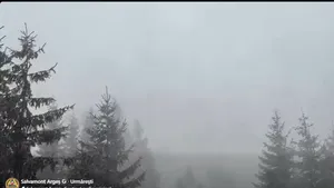 Atenţie, COD GALBEN de vânt! Salvamontiştii avertizează turiştii care vor să urce pe munte