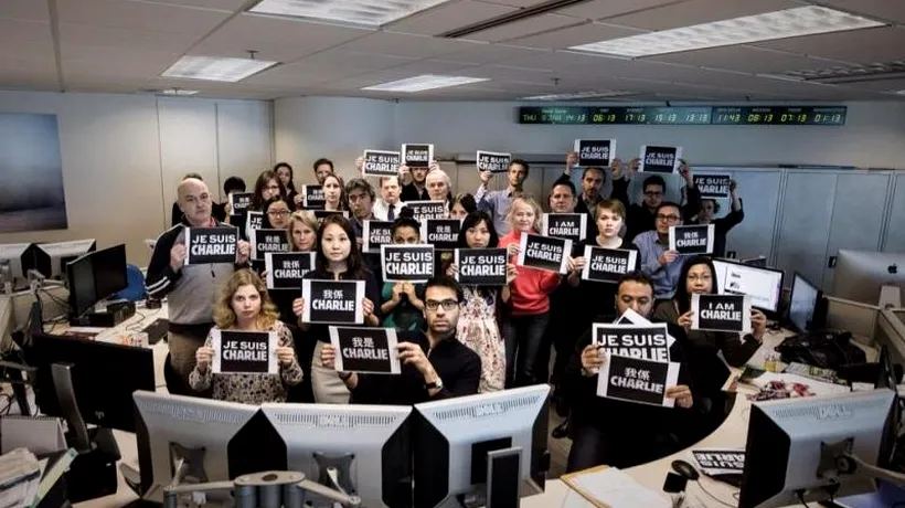 „JE SUIS CHARLIE. Răspunsul impresionant al jurnaliștilor după atentatul de la Charlie Hebdo. Fotografii din marile redacții
