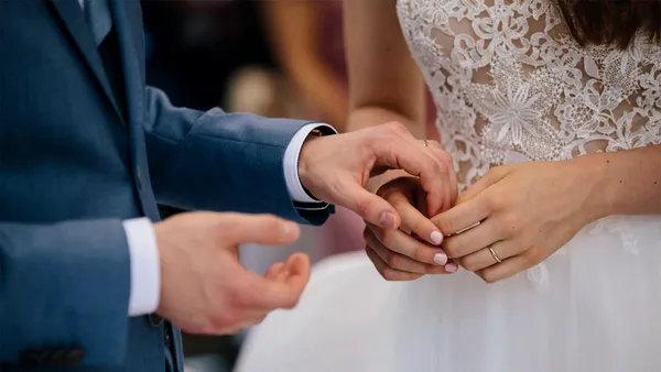 O nuntă de 35.000 de dolari a dus la o ruptură neașteptată: logodnicul a anulat totul după ce a aflat adevărul despre partenera sa