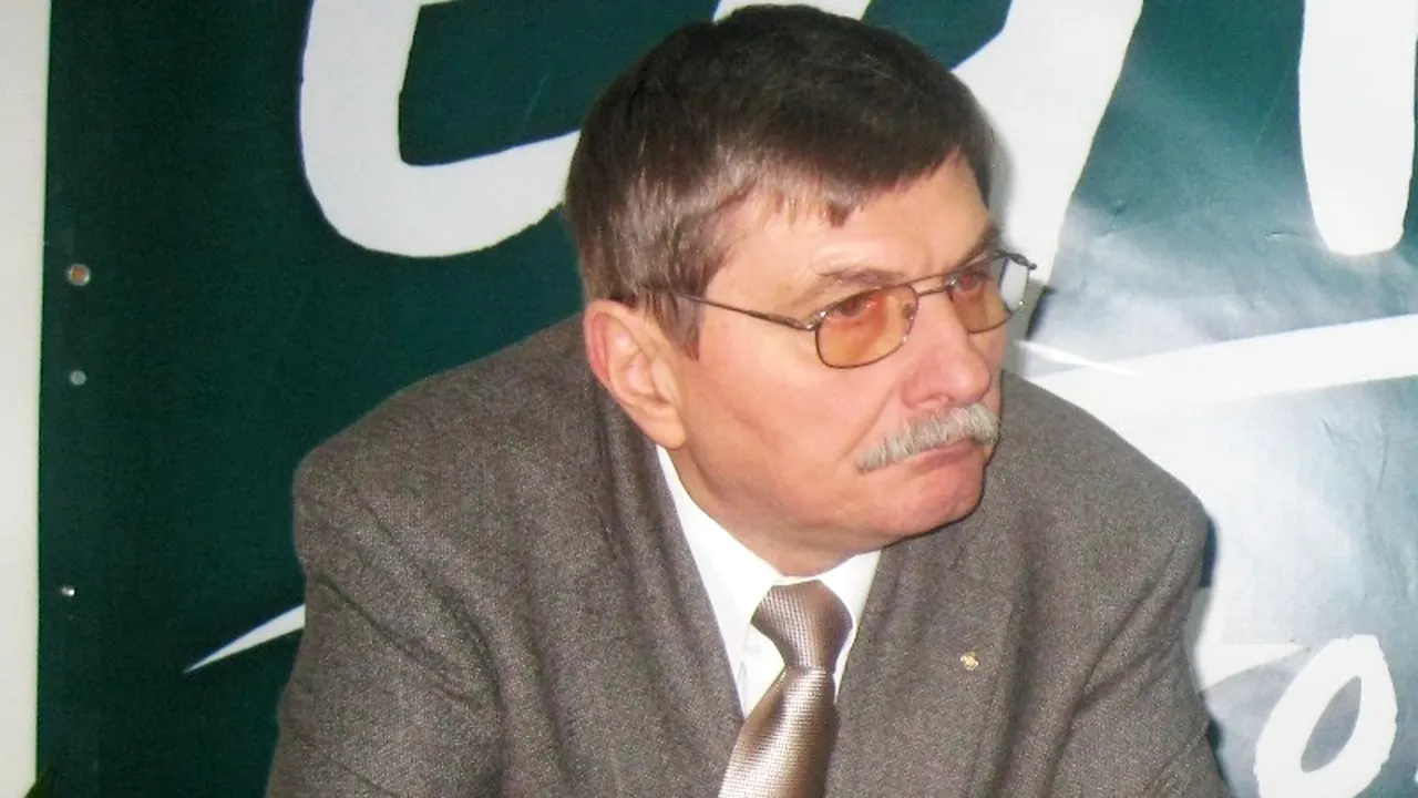 Campanie ELECTORALĂ la un târg de flori: Ghivece împărțite pensionarilor de către doi candidați la parlamentare