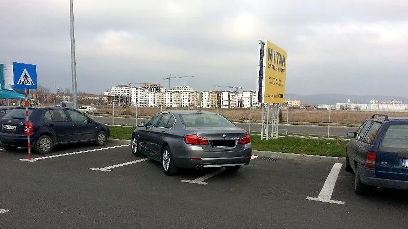 România parcărilor bine făcute. Un șofer sibian a parcat pe trei locuri