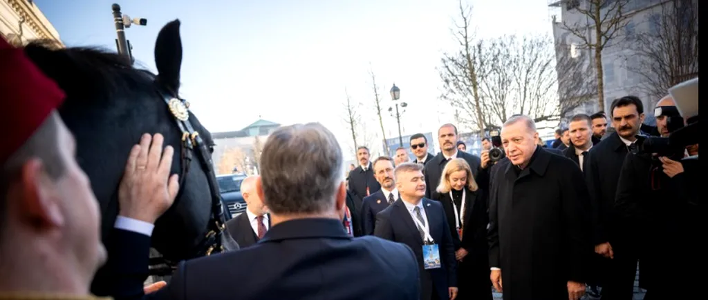 Erdogan a primit cadou de la Viktor Orban un armăsar negru. Cei doi lideri au încheiat un PARTENERIAT strategic la Budapesta