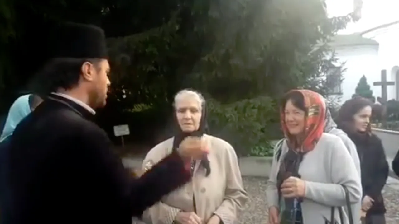 Ritual ciudat sau practică bisericească: Credincioși „plesniți